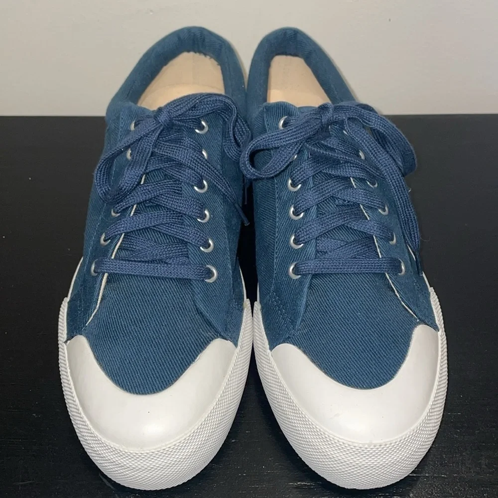 L.L. Bean Men’s Canvas Sneakers.  Top Siders.  Size 10.  Non marking soles.